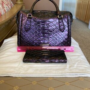 Brahmin Crocodile-Embossed Women's Bag and wallet EUC